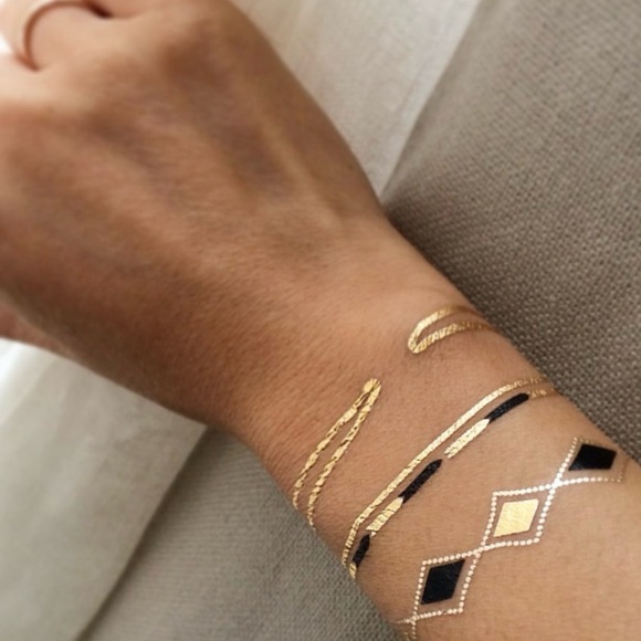 Flash tats- stunning + super fun temp tats in gold, black & silver! - Picture 6 of 7